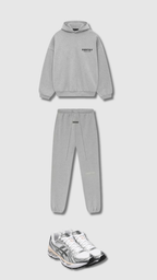 Outfit Essential Gris