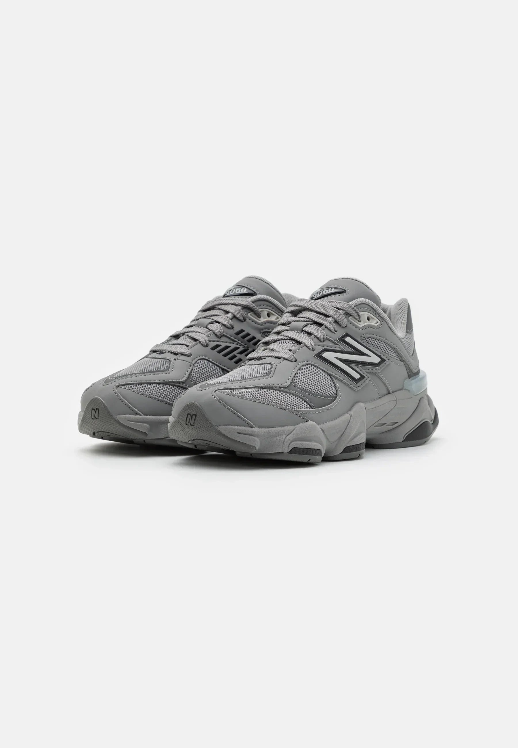 New Balance 9060 Gris