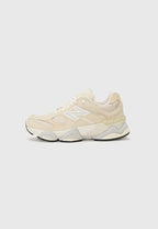 New Balance 9060 Beige